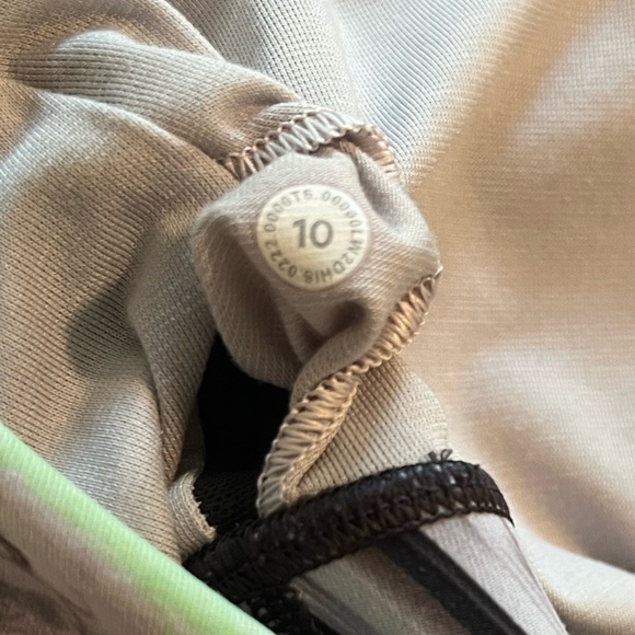 Lululemon Energy Bra in Paint Glide Warp Multi - Picture 7 of 7